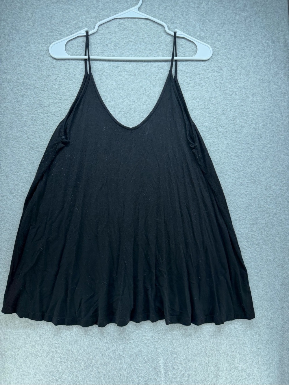 ODDY Black Flowy V-Neck Spaghetti Strap Camisole